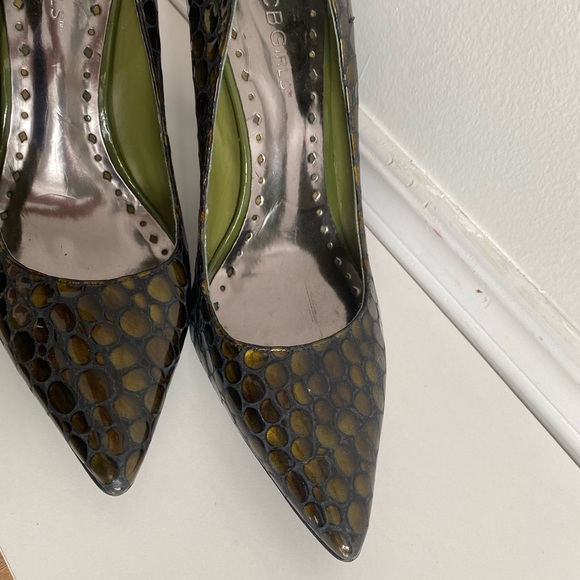 BCBGirl Green Snake Skin Leather Heels - Picture 10 of 11